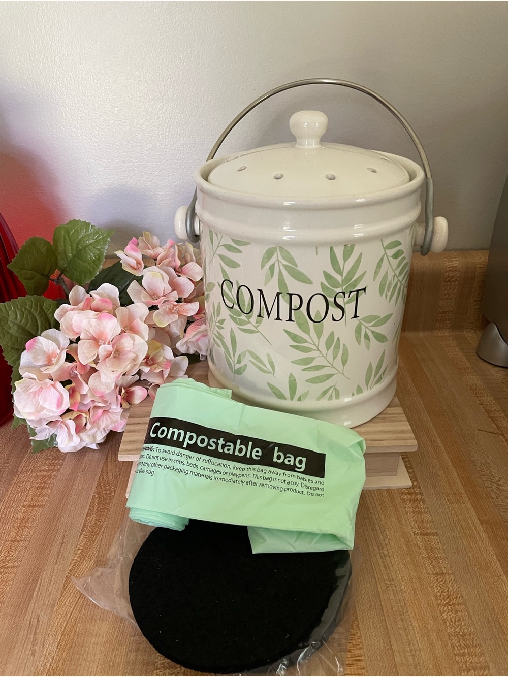 Ceramic Compost Kitchen Caddy with Leaf Design - Cream & Green